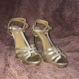 GOLD HEELS